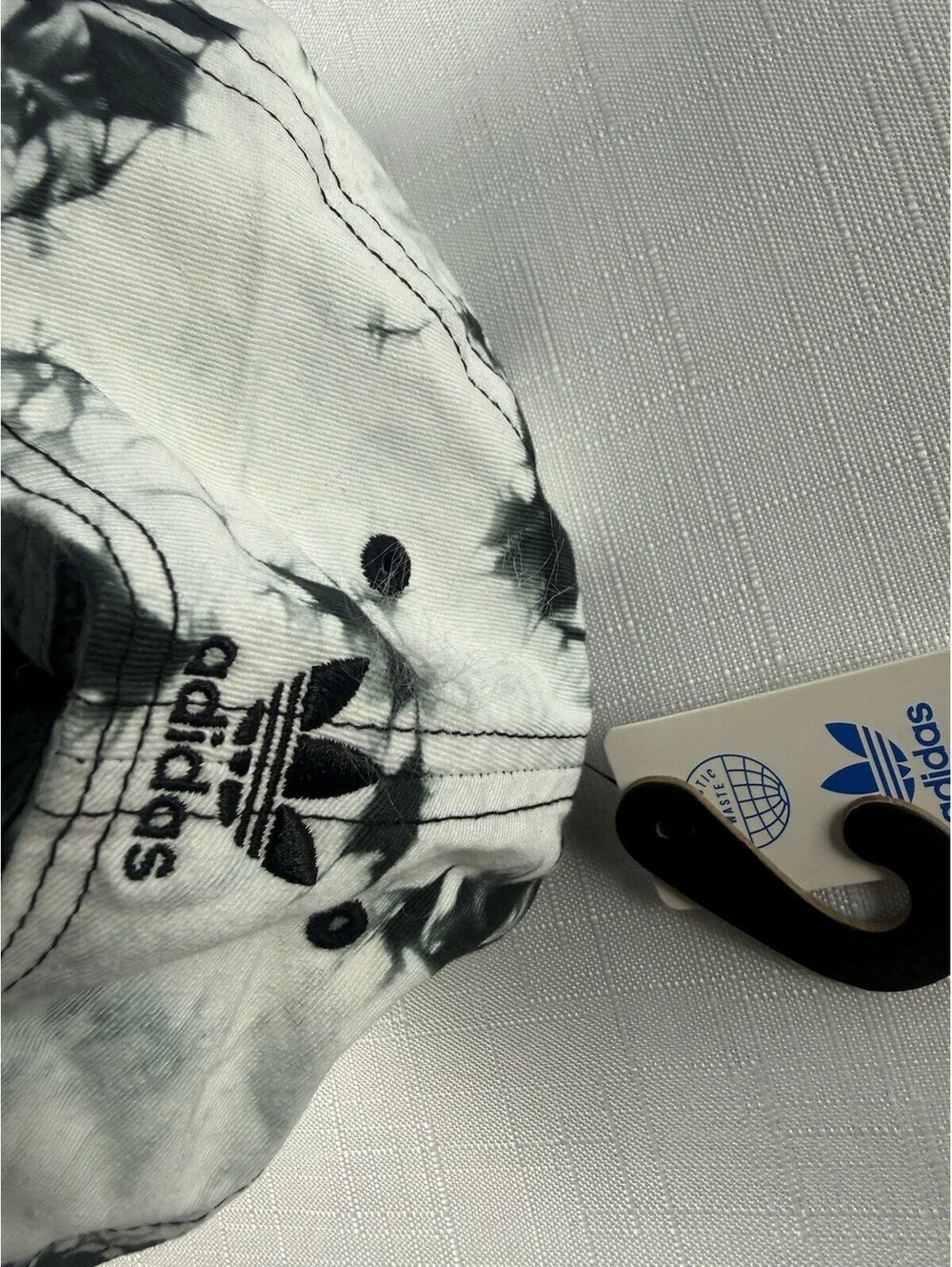 Adidas Originals Tie Dye Trefoil Strapback Hat Cap Black White Women’s OSFA NWT